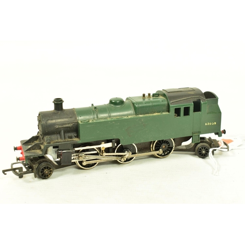 111 - EIGHT BOXED TRI-ANG OO GAUGE CLASS 3 TANK LOCOMOTIVES, all No.82004 in B.R. green or black liveries,... 