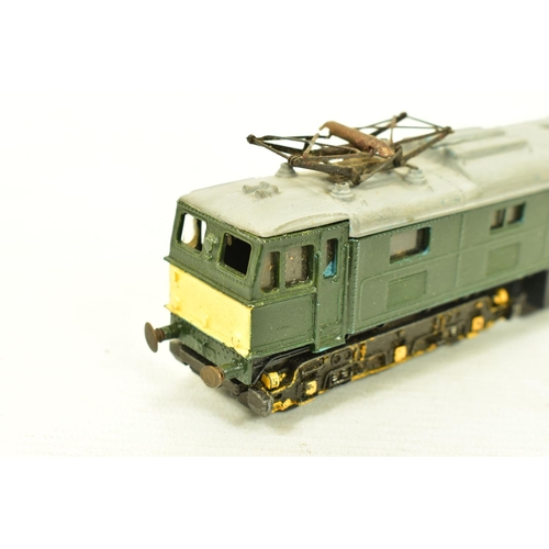 114 - A BOXED TRI-ANG OO GAUGE CLASS EM2 LOCOMOTIVE, has been reasonably repainted from blue to green with... 