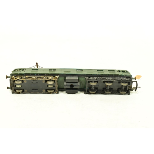 114 - A BOXED TRI-ANG OO GAUGE CLASS EM2 LOCOMOTIVE, has been reasonably repainted from blue to green with... 