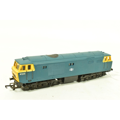 115 - THREE BOXED TRI-ANG HORNBY OO GAUGE CLASS 35 HYMEK LOCOMOTIVES, 3 x No.D7063 and partially repainted... 