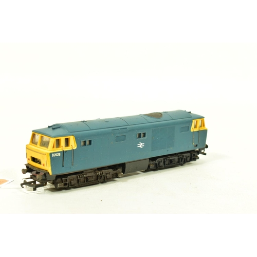 115 - THREE BOXED TRI-ANG HORNBY OO GAUGE CLASS 35 HYMEK LOCOMOTIVES, 3 x No.D7063 and partially repainted... 