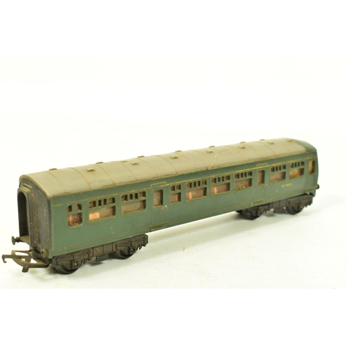 117 - A BOXED TRI-ANG OO GAUGE TWO CAR METRO-CAMMELL D.M.U. SET, motor car No.M79079 and trailer car No.M7... 