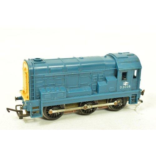 117 - A BOXED TRI-ANG OO GAUGE TWO CAR METRO-CAMMELL D.M.U. SET, motor car No.M79079 and trailer car No.M7... 