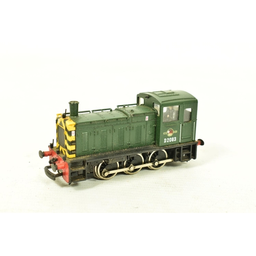 117 - A BOXED TRI-ANG OO GAUGE TWO CAR METRO-CAMMELL D.M.U. SET, motor car No.M79079 and trailer car No.M7... 