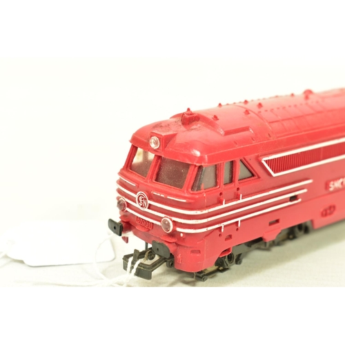 120 - FOUR BOXED HO GAUGE S.N.C.F. LOCOMOTIVES, 2 x Jouef BB No.67001, red livery (P841), BB No.13001, blu... 