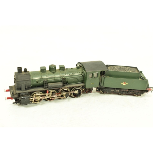 126 - A BOXED LIMA HO GAUGE CLASS 141 LOCOMOTIVE AND TENDER, No.141 R 1097, S.N.C.F. green livery (3002L),... 