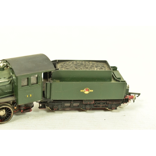 126 - A BOXED LIMA HO GAUGE CLASS 141 LOCOMOTIVE AND TENDER, No.141 R 1097, S.N.C.F. green livery (3002L),... 