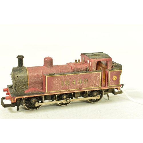 155 - EIGHT BOXED HORNBY OO GAUGE CLASS 3F JINTY TANK LOCOMOTIVES, all are No.16440, L.M.S. lined maroon l... 