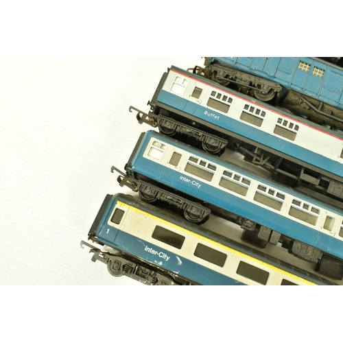 156 - A QUANTITY OF UNBOXED AND ASSORTED MK.I AND MK.II COACHING STOCK, assorted models by Tri-ang, Hornby... 