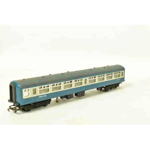 156 - A QUANTITY OF UNBOXED AND ASSORTED MK.I AND MK.II COACHING STOCK, assorted models by Tri-ang, Hornby... 