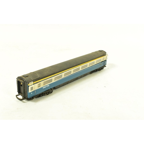 157 - A QUANTITY OF UNBOXED AND ASSORTED HORNBY OO GAUGE HST INTERCITY 125 MK.III COACHING STOCK, assorted... 