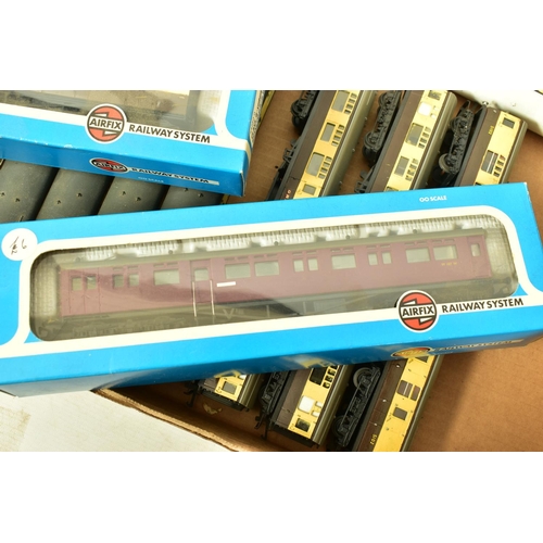 158 - A QUANTITY OF BOXED AND UNBOXED OO GAUGE COACHING STOCK, to include boxed Airfix G.W.R. Auto Coach, ... 