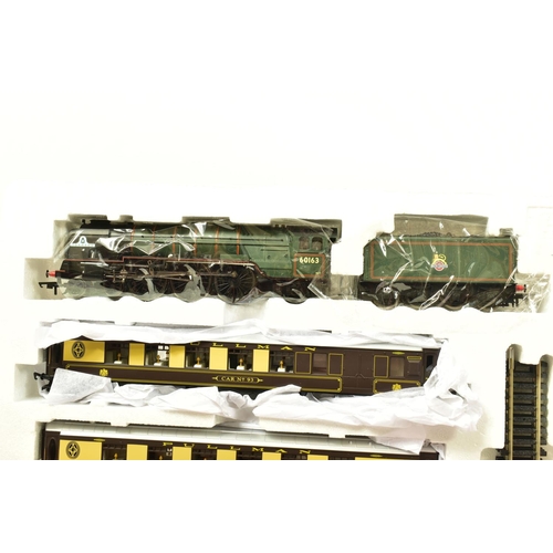 161 - A BOXED HORNBY RAILWAYS OO GAUGE TORNADO PULLMAN EXPRESS TRAIN SET, No.R1169, comprising A1 Trust lo... 