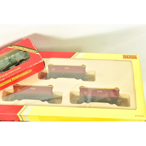 170 - A QUANTITY OF BOXED ASSORTED OO GAUGE MODEL RAILWAY ROLLING STOCK, to include Tri-ang Wrenn, Hornby ... 