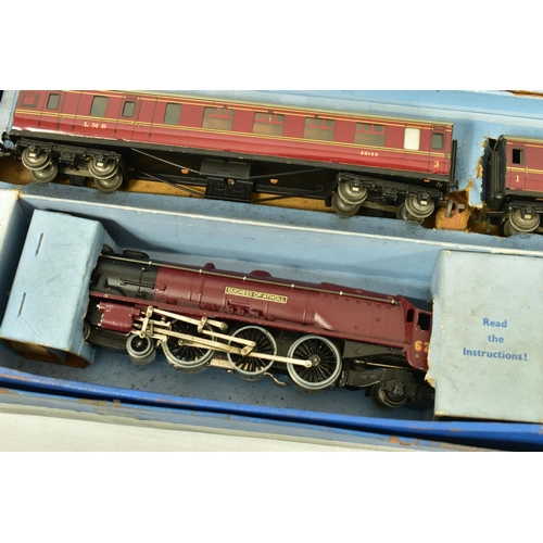 173 - A BOXED HORNBY DUBLO 'DUCHESS OF ATHOLL' TRAIN SET, No.EDP2, comprising Duchess class locomotive 'Du... 