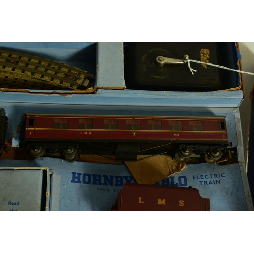 173 - A BOXED HORNBY DUBLO 'DUCHESS OF ATHOLL' TRAIN SET, No.EDP2, comprising Duchess class locomotive 'Du... 