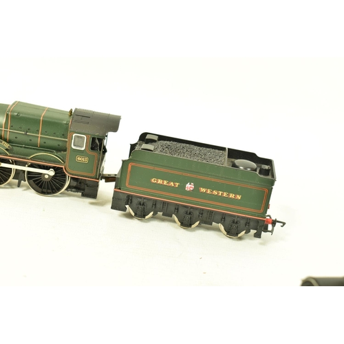 177 - A QUANTITY OF BOXED AND UNBOXED HORNBY RAILWAYS OO GAUGE LOCOMOTIVES, to include unboxed King class ... 