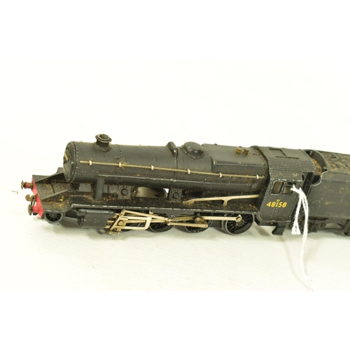 178 - AN UNBOXED HORNBY DUBLO CLASS 8F LOCOMOTIVE AND TENDER, No.48158, B.R. black livery (LT25/3225), wit... 