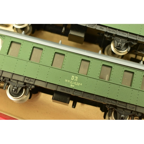 180 - A PIKO HO GAUGE CLASS 244 ELECTRIC LOCOMOTIVE, No.244 068-3, D.R. green and red livery (BR244), mino... 