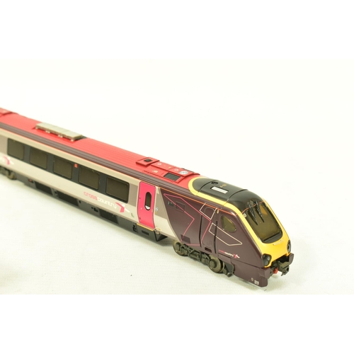 182 - AN UNBOXED BACHMANN OO GAUGE CLASS 220 VOYAGER FOUR CAR D.M.U. SET, No.220 017, (60217, 60317, 60417... 