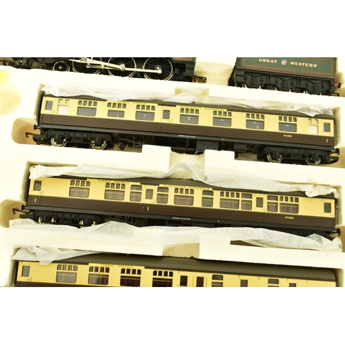 184 - A PART BOXED HORNBY RAILWAYS OO GAUGE TORBAY EXPRESS TRAIN PACK, comprising King class locomotive 'K... 