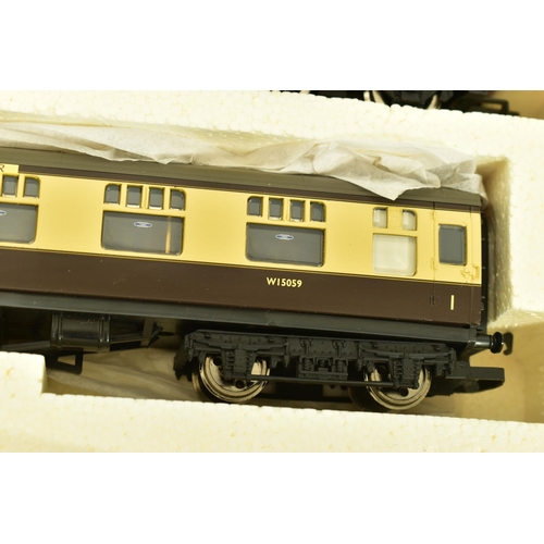 184 - A PART BOXED HORNBY RAILWAYS OO GAUGE TORBAY EXPRESS TRAIN PACK, comprising King class locomotive 'K... 