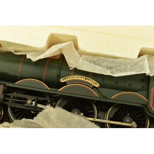 188 - A BOXED HORNBY RAILWAYS OO GAUGE TORBAY EXPRESS LIMITED EDITION GREAT BRITISH TRAIN PACK, No.R2090, ... 