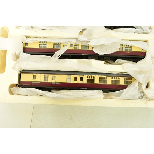 188 - A BOXED HORNBY RAILWAYS OO GAUGE TORBAY EXPRESS LIMITED EDITION GREAT BRITISH TRAIN PACK, No.R2090, ... 