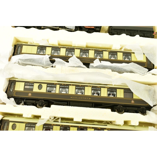 190 - A BOXED HORNBY RAILWAYS OO GAUGE DEVON BELLE LIMITED EDITION GREAT BRITISH TRAIN PACK, No.R2568, com... 