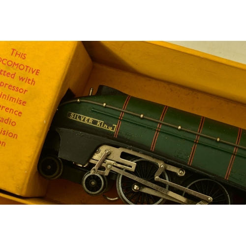 191 - A BOXED HORNBY DUBLO SILVER KING TRAIN SET, No.EDP15, comprising A4 class locomotive 'Silver King' N... 