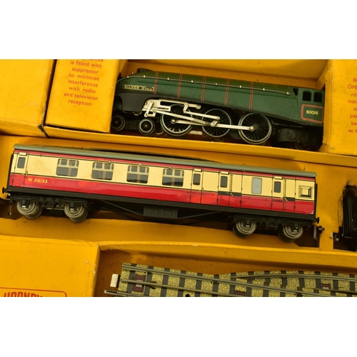 191 - A BOXED HORNBY DUBLO SILVER KING TRAIN SET, No.EDP15, comprising A4 class locomotive 'Silver King' N... 