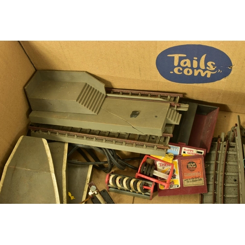 198 - A QUANTITY OF UNBOXED AND ASSORTED MAINLY TRI-ANG OO GAUGE MODEL RAILWAY ITEMS, all in playworn cond... 