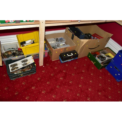 200 - A VERY LARGE QUANTITY OF MODEL RAILWAY LOCOMOTIVE SPARE PARTS, ACCESSORIES AND TOOLS ETC., assorted ... 