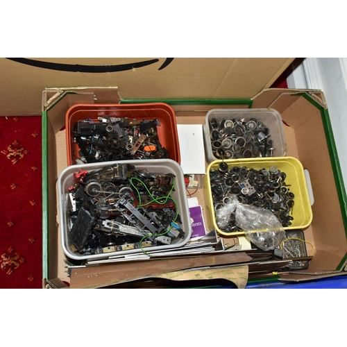 200 - A VERY LARGE QUANTITY OF MODEL RAILWAY LOCOMOTIVE SPARE PARTS, ACCESSORIES AND TOOLS ETC., assorted ... 