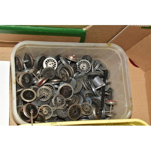 200 - A VERY LARGE QUANTITY OF MODEL RAILWAY LOCOMOTIVE SPARE PARTS, ACCESSORIES AND TOOLS ETC., assorted ... 