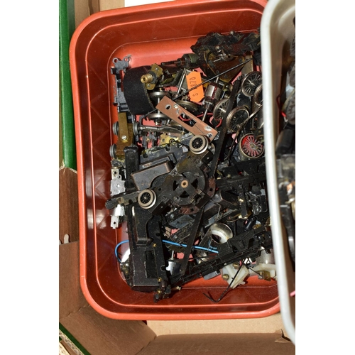 200 - A VERY LARGE QUANTITY OF MODEL RAILWAY LOCOMOTIVE SPARE PARTS, ACCESSORIES AND TOOLS ETC., assorted ... 