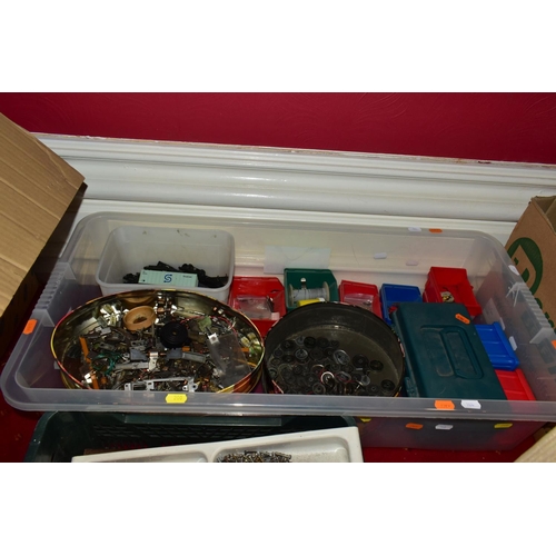 200 - A VERY LARGE QUANTITY OF MODEL RAILWAY LOCOMOTIVE SPARE PARTS, ACCESSORIES AND TOOLS ETC., assorted ... 