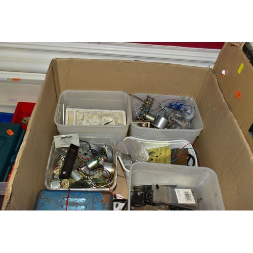 200 - A VERY LARGE QUANTITY OF MODEL RAILWAY LOCOMOTIVE SPARE PARTS, ACCESSORIES AND TOOLS ETC., assorted ... 