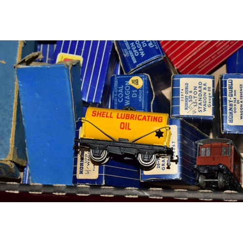 204 - A QUANTITY OF BOXED AND UNBOXED MAINLY HORNBY DUBLO ROLLING STOCK, ACCESSORIES AND TRACK,  to includ... 