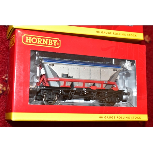 206 - A QUANTITY OF BOXED HORNBY RAILWAYS OO GAUGE ROLLING STOCK AND LINESIDE ACCESSORIES,  to include Rai... 