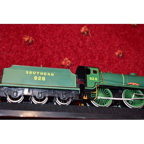 206 - A QUANTITY OF BOXED HORNBY RAILWAYS OO GAUGE ROLLING STOCK AND LINESIDE ACCESSORIES,  to include Rai... 