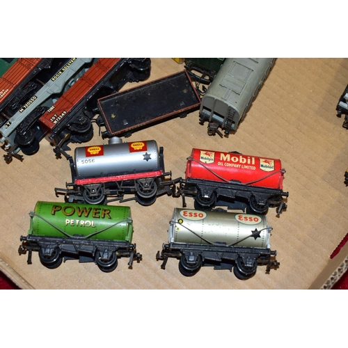 207 - AN UNBOXED ANBRICO OO GAUGE HAND BUILT CRAVENS CLASS 105 THREE CAR D.M.U., unnumbered in B.R. green ... 