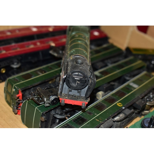 207 - AN UNBOXED ANBRICO OO GAUGE HAND BUILT CRAVENS CLASS 105 THREE CAR D.M.U., unnumbered in B.R. green ... 