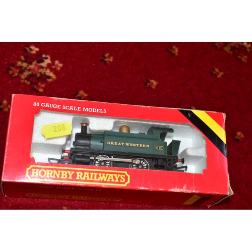 208 - A QUANTITY OF BOXED AND UNBOXED OO AND HO GAUGE MODEL RAILWAY ITEMS, to include Hornby class 101 Hol... 