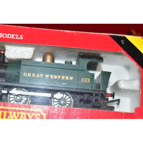 208 - A QUANTITY OF BOXED AND UNBOXED OO AND HO GAUGE MODEL RAILWAY ITEMS, to include Hornby class 101 Hol... 