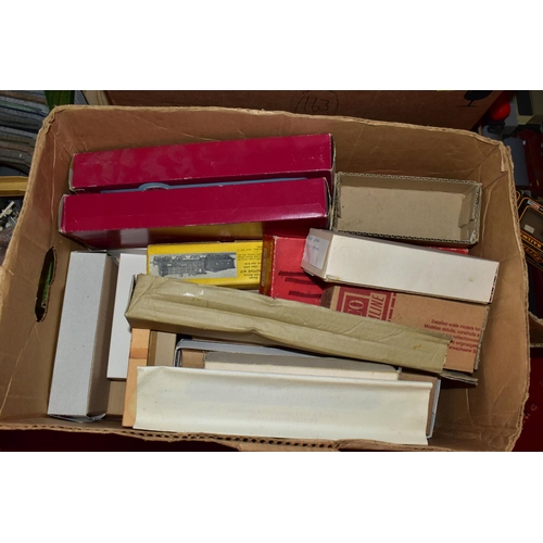 209 - A QUANTITY OF ASSORTED BOXED AND UNBOXED OO AND HO GAUGE LINESIDE AND SCENIC ACCESSORIES, to include... 