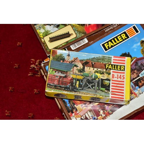 209 - A QUANTITY OF ASSORTED BOXED AND UNBOXED OO AND HO GAUGE LINESIDE AND SCENIC ACCESSORIES, to include... 