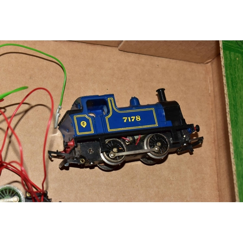 213 - A QUANTITY OF MAINLY UNBOXED OO GAUGE MODEL RAILWAY ITEMS, locomotives to include Hornby A4 class 'M... 