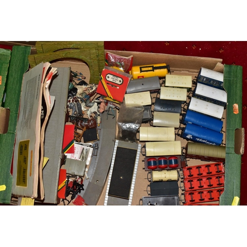 213 - A QUANTITY OF MAINLY UNBOXED OO GAUGE MODEL RAILWAY ITEMS, locomotives to include Hornby A4 class 'M... 