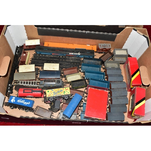 216 - A QUANTITY OF UNBOXED AND ASSORTED OO & HO GAUGE ROLLING STOCK, assorted items to include, Hornby Du... 